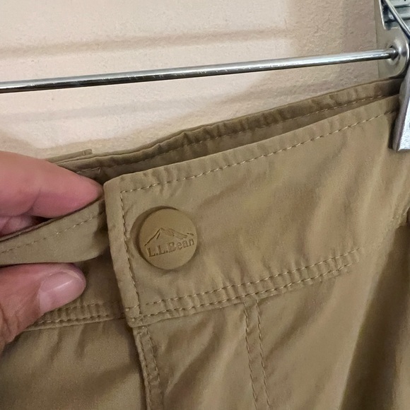 LL Bean tan color reversible men’s cargo pants - Picture 5 of 7